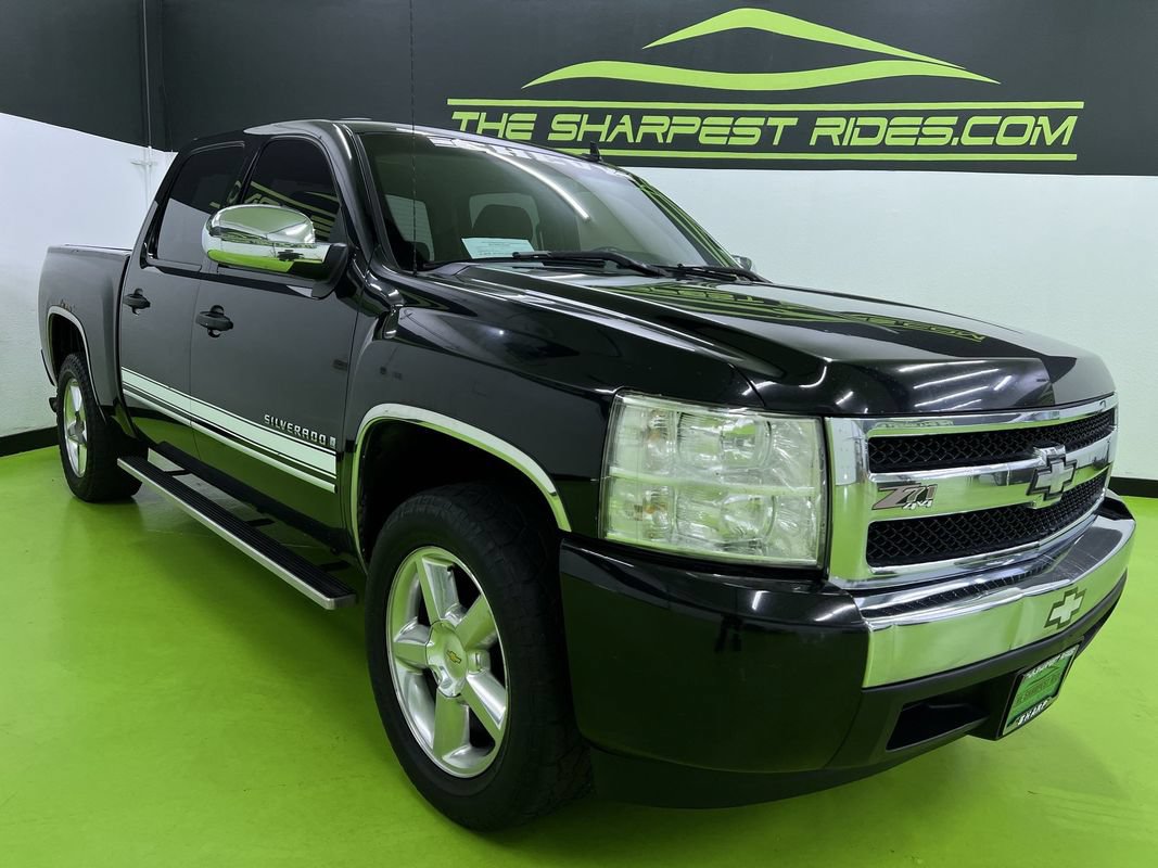 Used 2007 Chevrolet Silverado 1500 LT w/ Towing Package AWD/4WD image 2