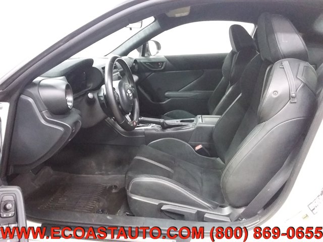 Used 2022 Toyota GR86 Premium w/ ALL Weather Mat Package (TMS) RWD image 10
