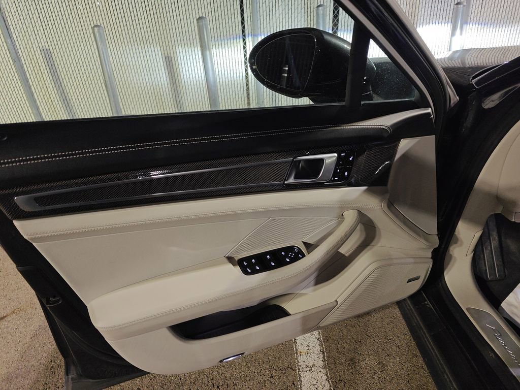 Used 2017 Porsche Panamera Turbo image 5