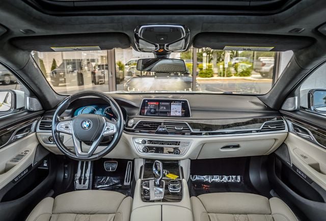 Used 2018 BMW 740i xDrive AWD/4WD image 3