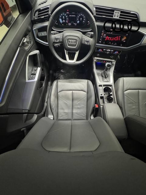 Used 2025 Audi Q3 2.0T Premium Plus w/ Premium Plus Package AWD/4WD image 34