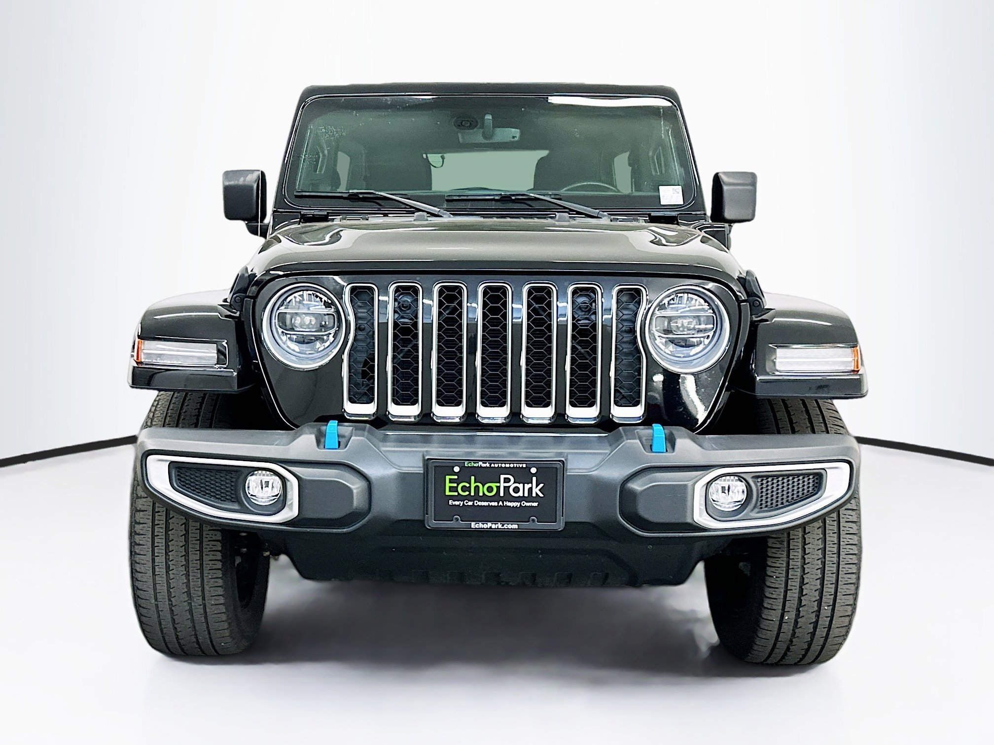 Used 2022 Jeep Wrangler Sahara w/ Cold Weather Group AWD/4WD image 2