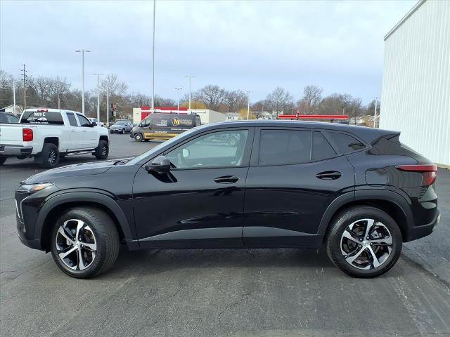 Used 2024 Chevrolet Trax RS w/ Driver Confidence Package image 2