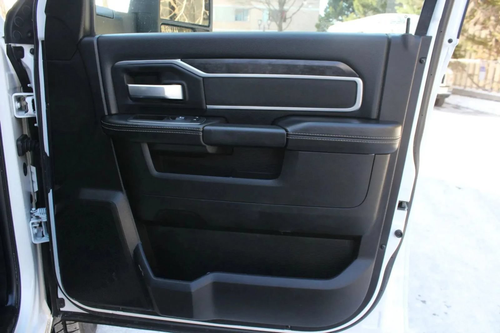 Used 2024 RAM 2500 Big Horn AWD/4WD image 25