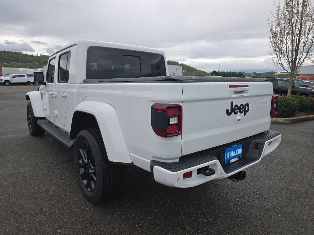 Used 2023 Jeep Gladiator Overland image 3