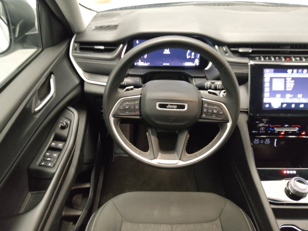 Used 2024 Jeep Grand Cherokee Laredo RWD image 22