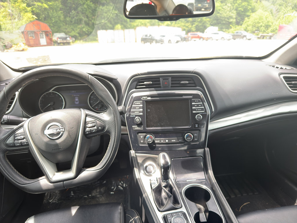 Used 2023 Nissan Maxima SV w/ Floor Mat Group FWD image 9