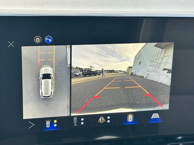 New 2026 Chevrolet Equinox LT w/ Convenience Package II image 12