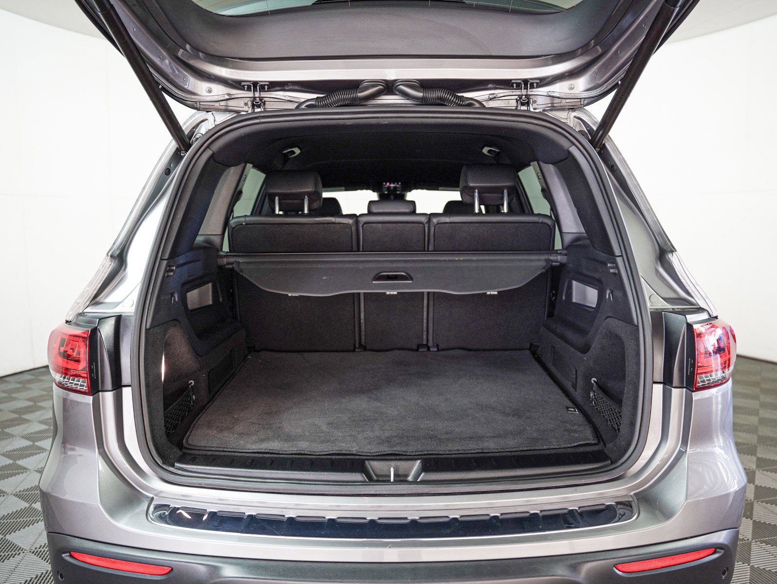 Certified 2023 Mercedes-Benz EQB 250+ w/ Exclusive Package image 4