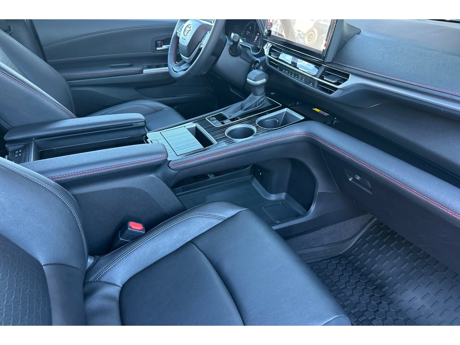 Used 2026 Toyota Sienna XSE AWD/4WD image 18