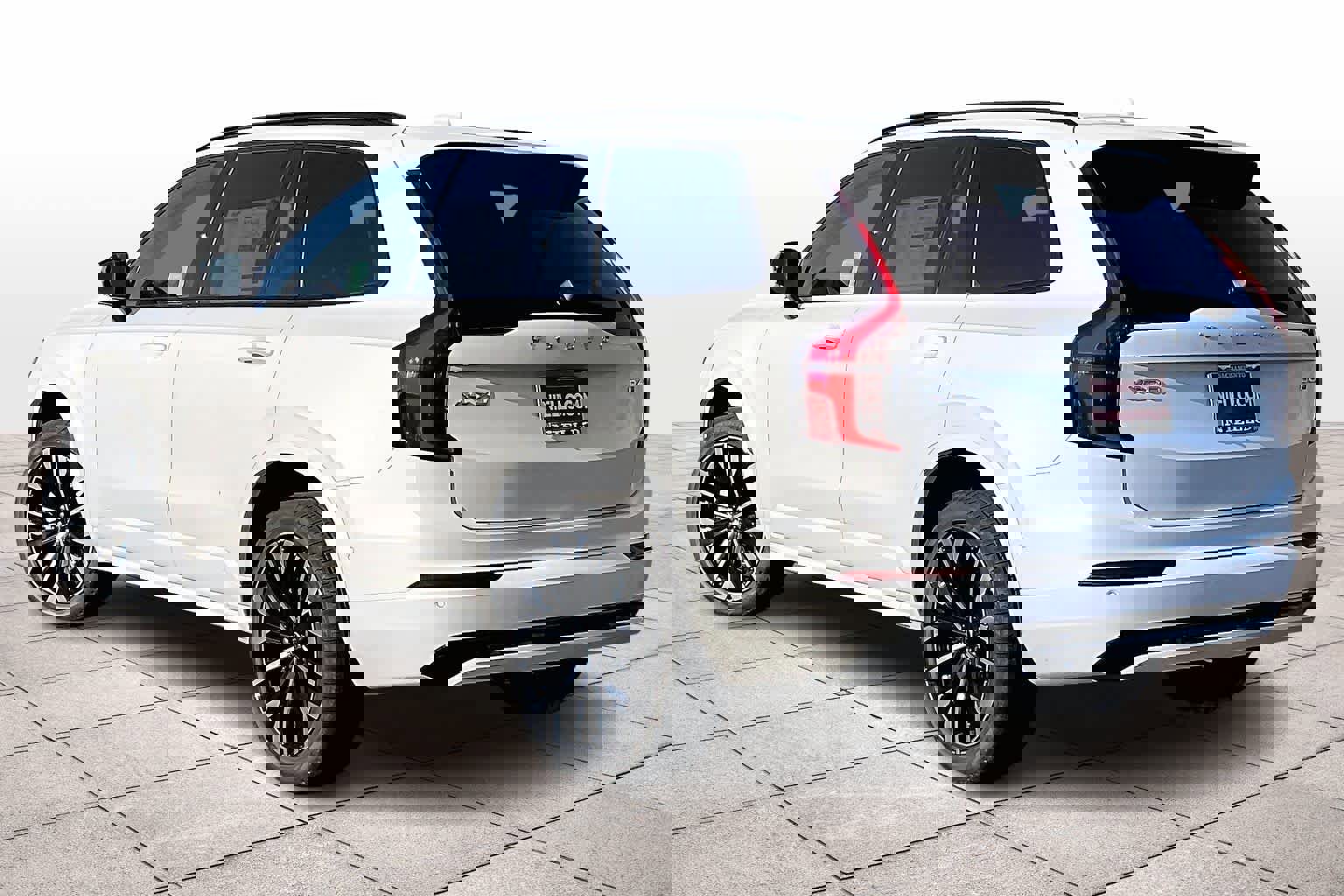 New 2026 Volvo XC90 B6 Ultra w/ Protection Package image 3