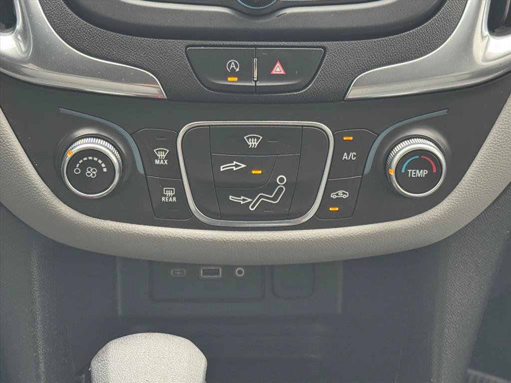 Used 2022 Chevrolet Equinox LS AWD/4WD image 17