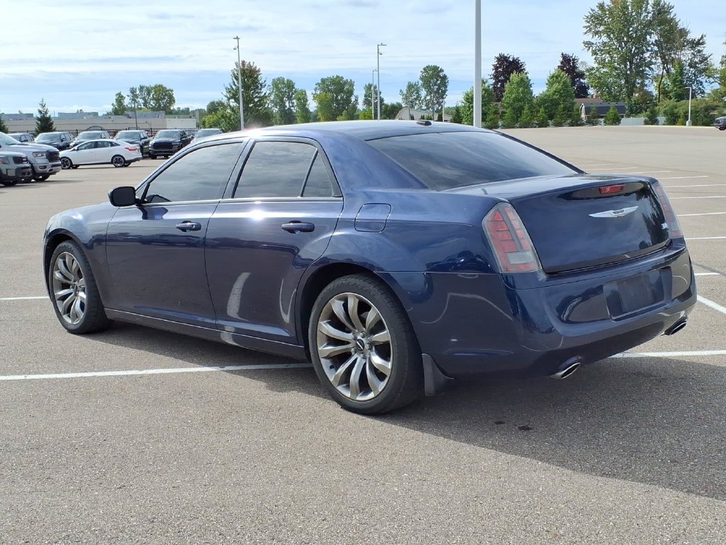 Used 2014 Chrysler 300 S RWD image 6