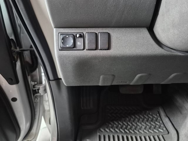 Used 2006 Nissan Xterra SE AWD/4WD image 17