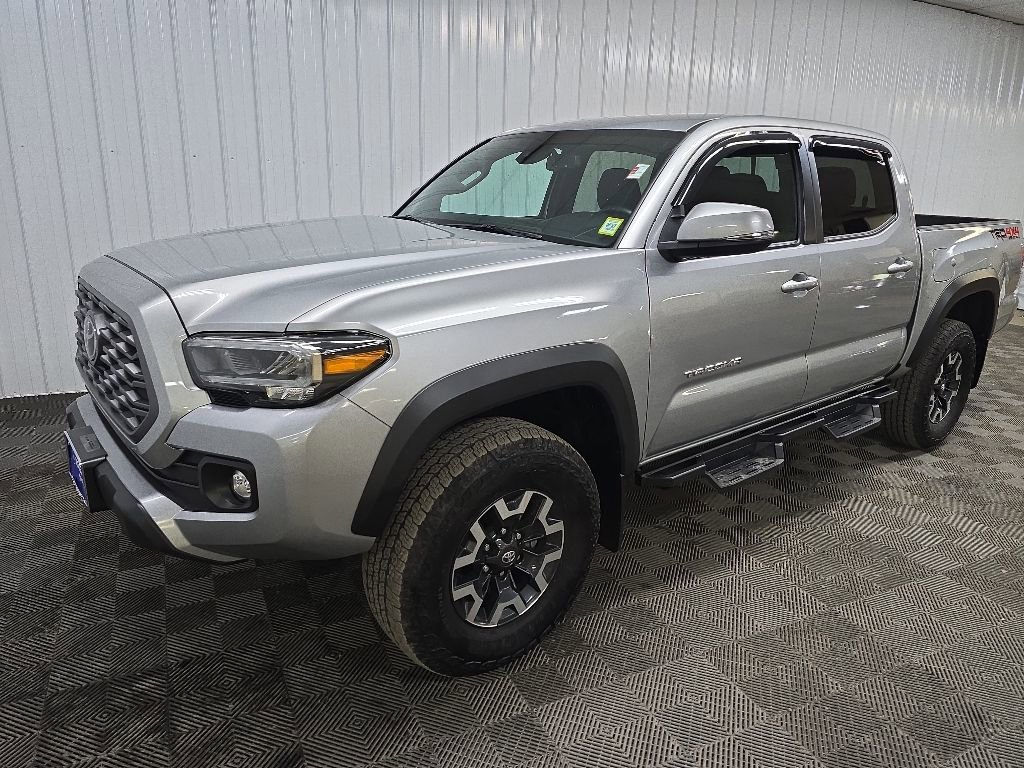 Used 2023 Toyota Tacoma TRD Off-Road w/ Technology Package AWD/4WD image 8