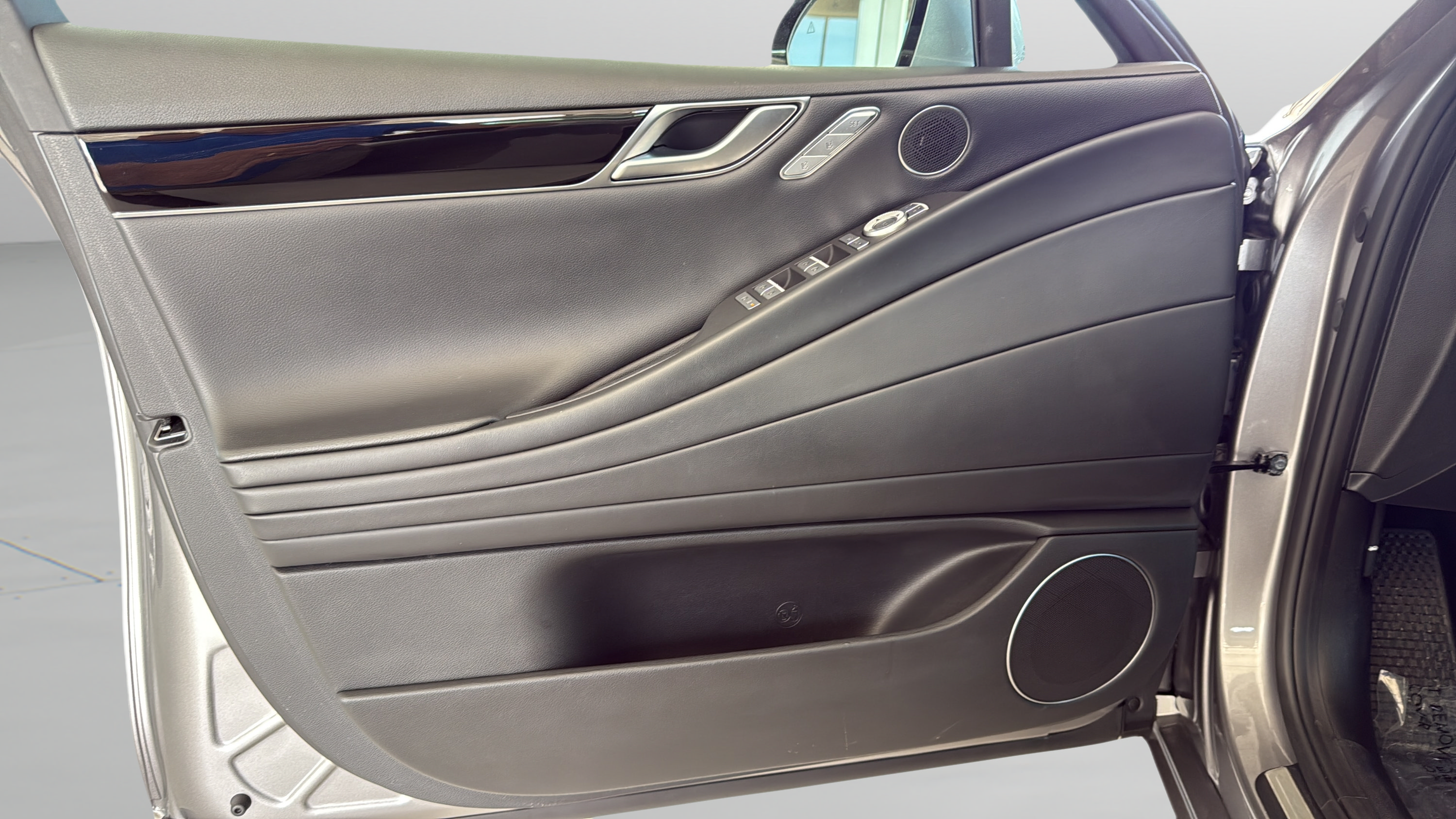 Used 2023 Genesis G80 2.5T RWD image 12