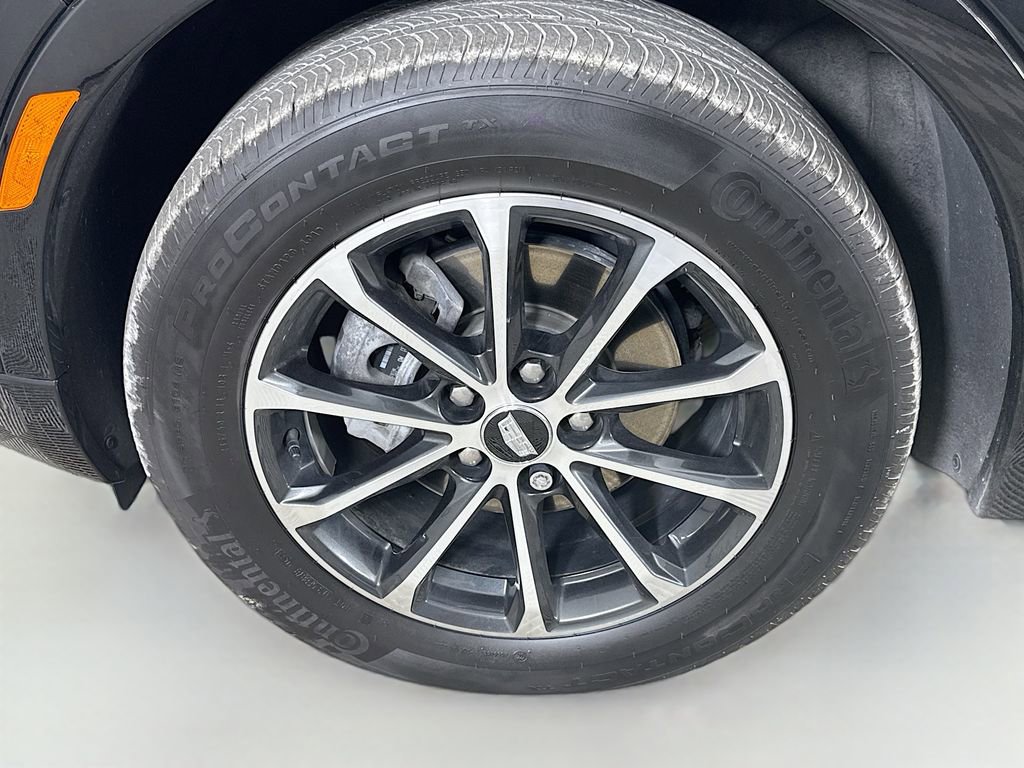 Used 2024 Cadillac XT4 Sport w/ Cold Weather Package image 33