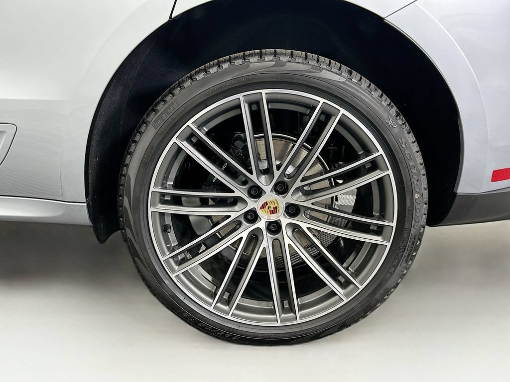 Used 2026 Porsche Macan AWD/4WD image 32
