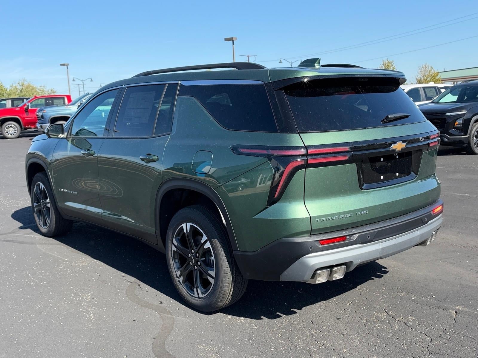 New 2027 Chevrolet Traverse LT w/ Driver Confidence Package AWD/4WD image 3