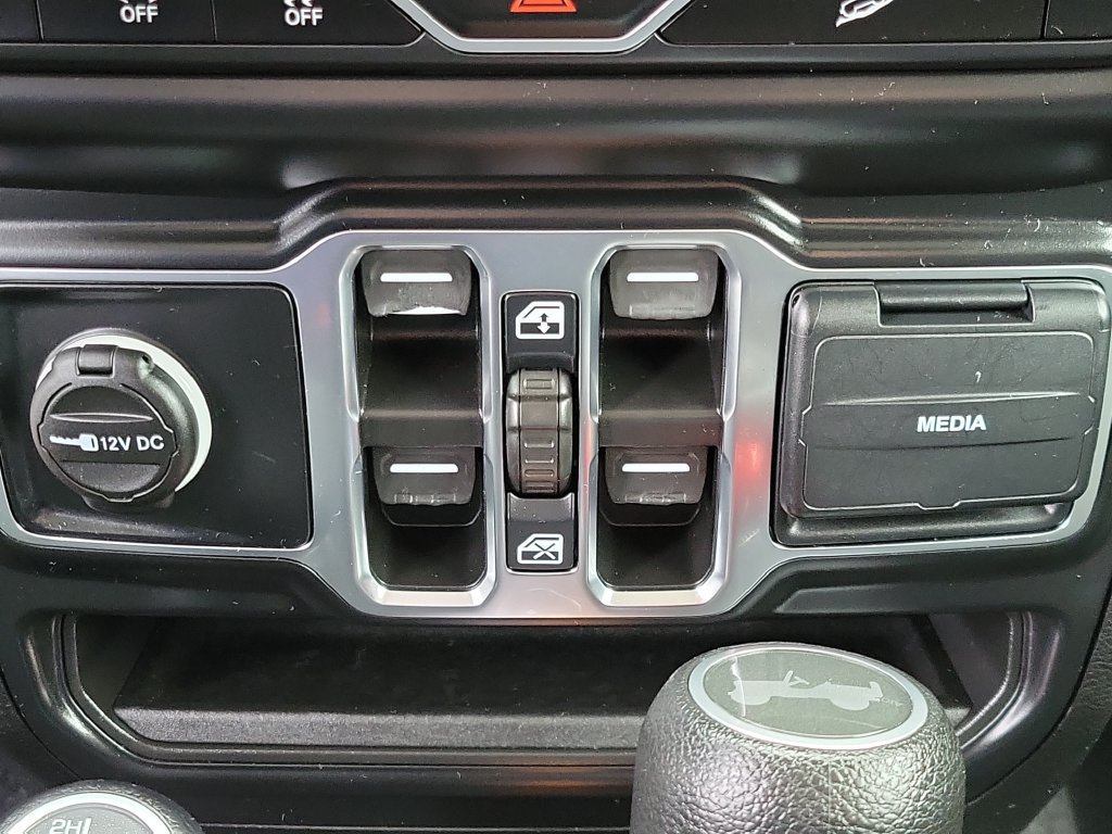 Used 2021 Jeep Wrangler Unlimited Sport AWD/4WD image 27