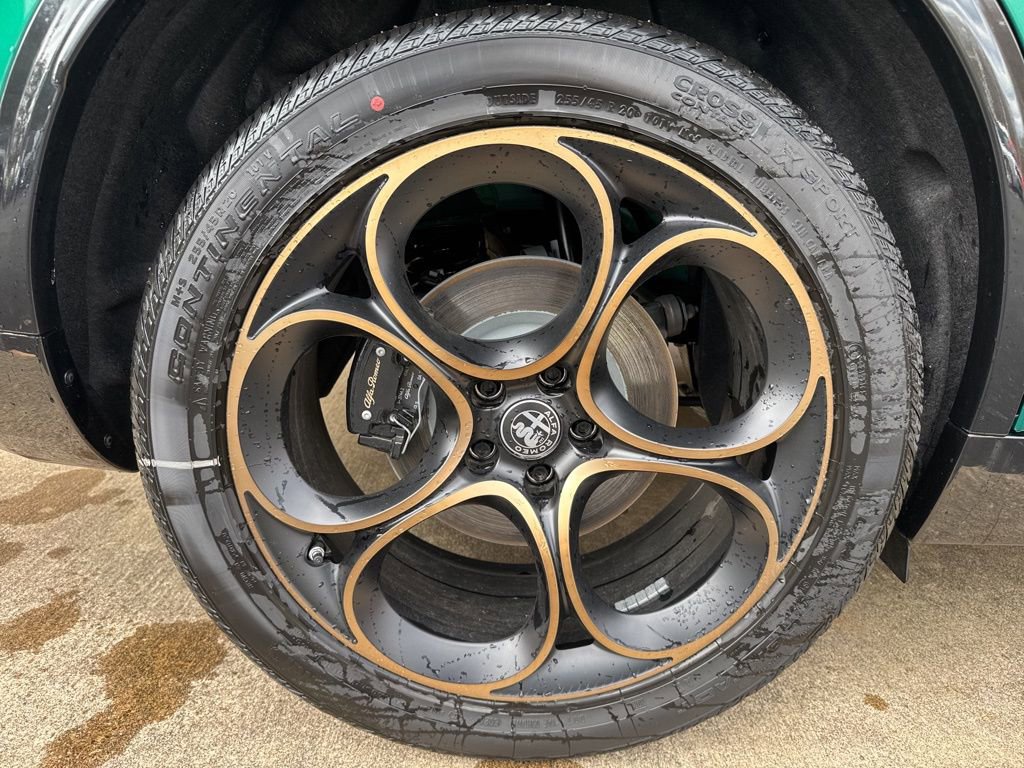 New 2025 Alfa Romeo Stelvio Sprint image 24