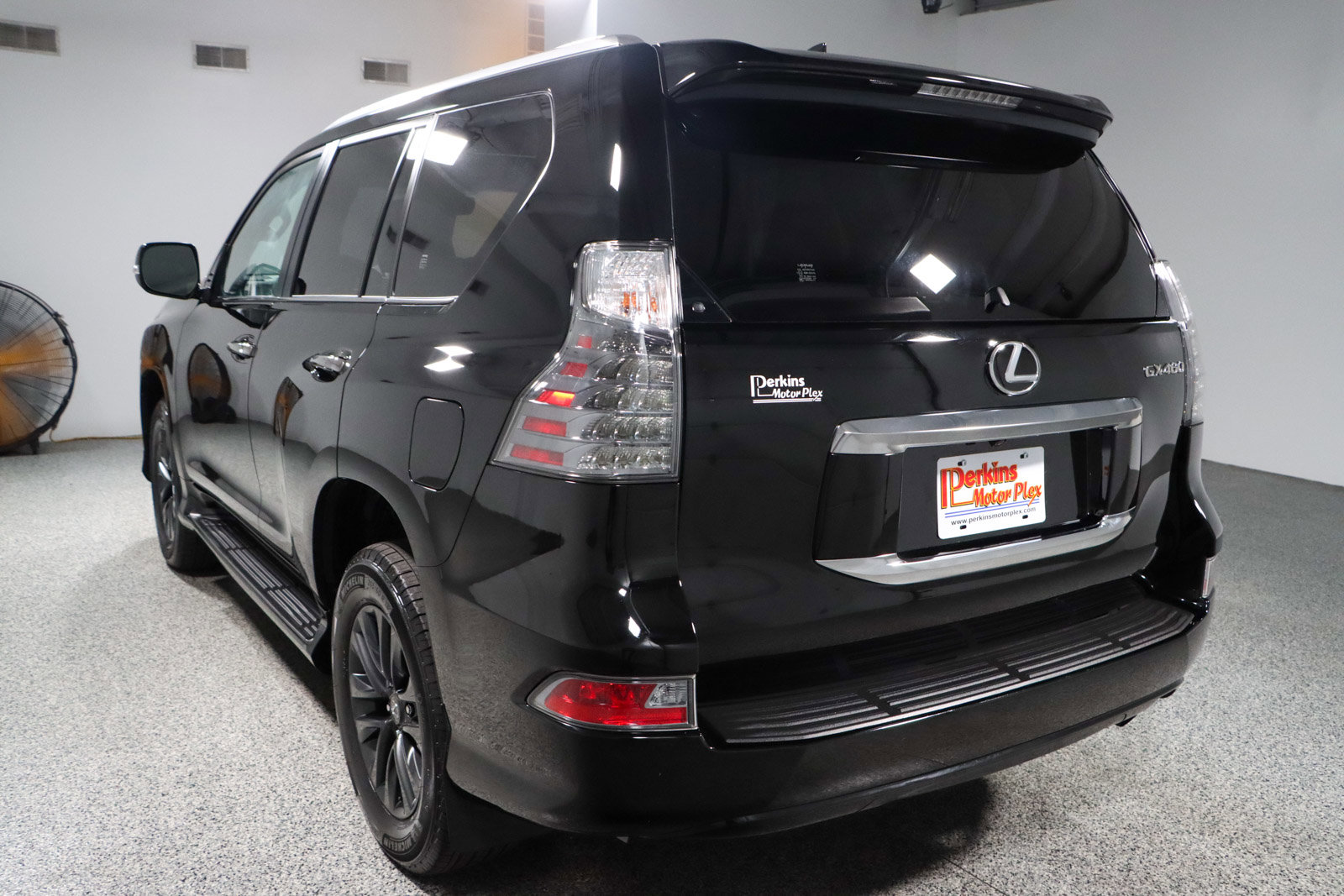 Used 2023 Lexus GX 460 Premium w/ Premium Package image 9