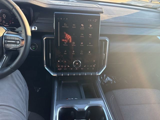 Used 2025 GMC Acadia Elevation image 41