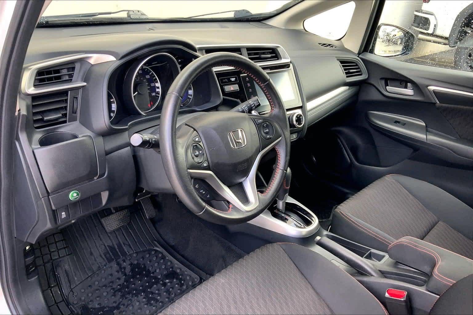 Used 2018 Honda Fit Sport image 2