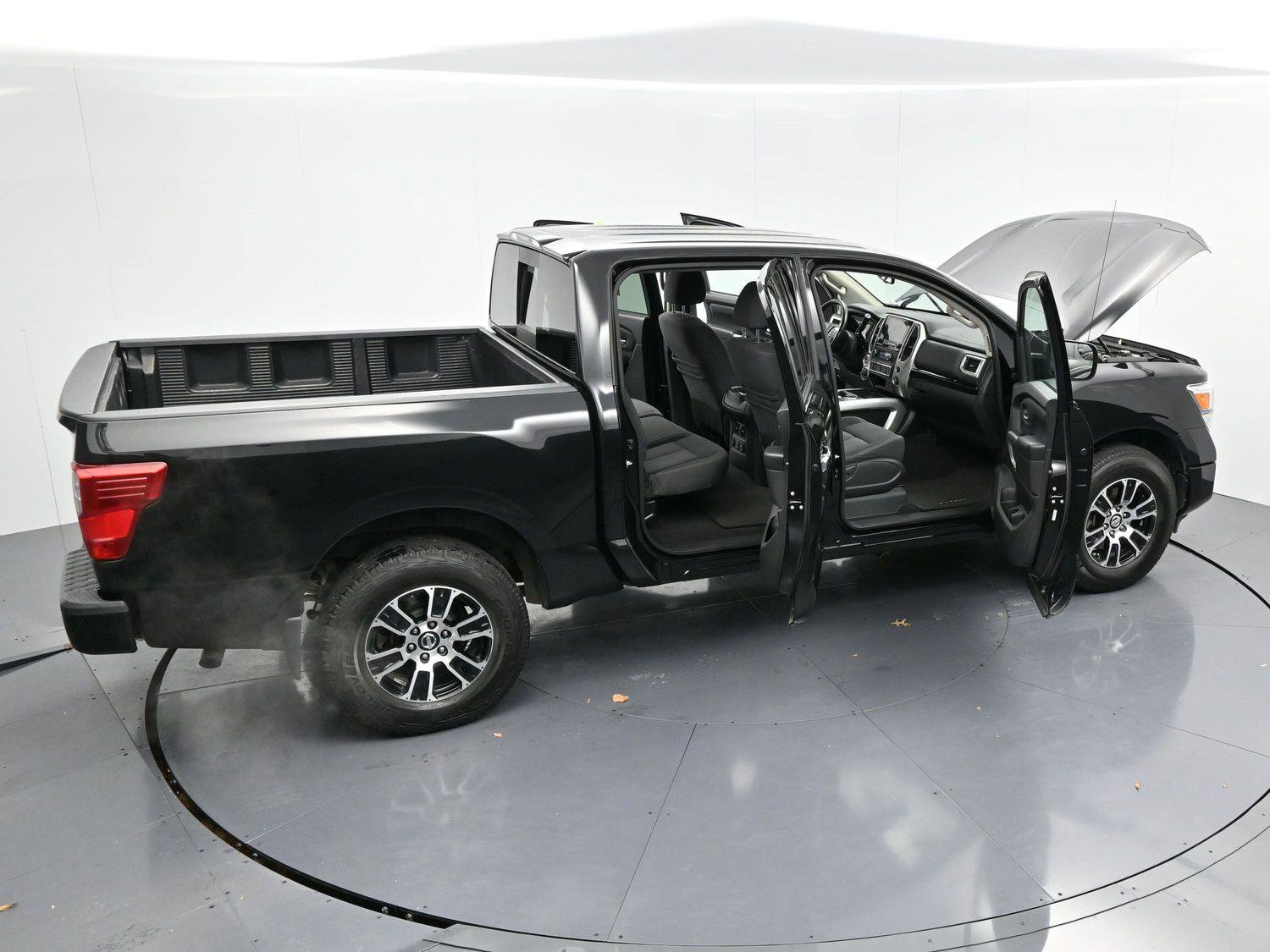 Used 2020 Nissan Titan SV w/ SV Convenience Package image 40