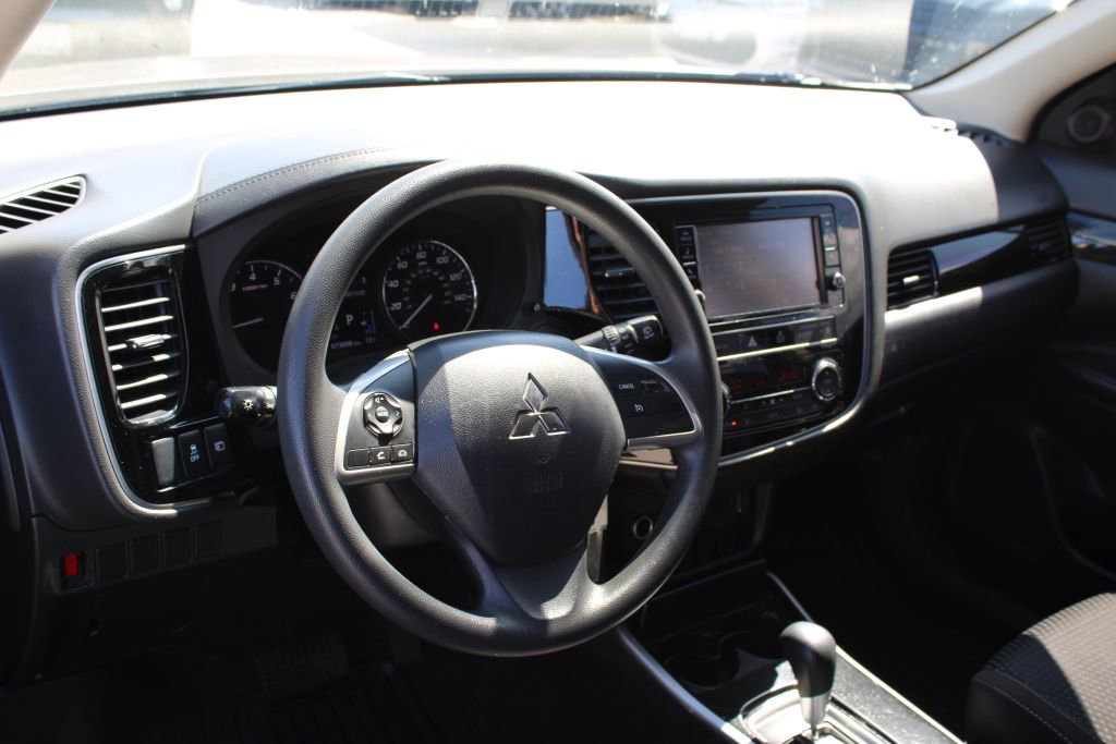 Used 2019 Mitsubishi Outlander ES FWD image 27
