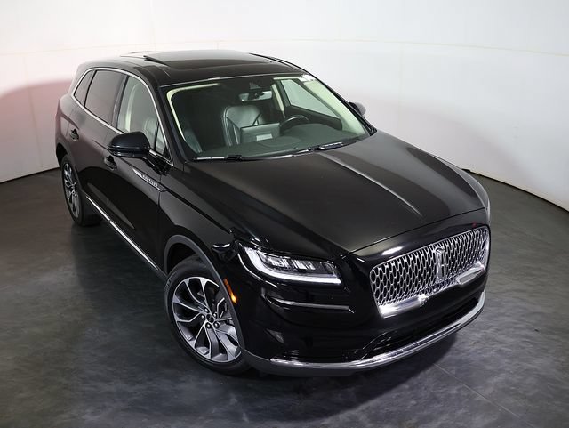 Used 2023 Lincoln Nautilus Reserve w/ Luxury Package AWD/4WD image 7