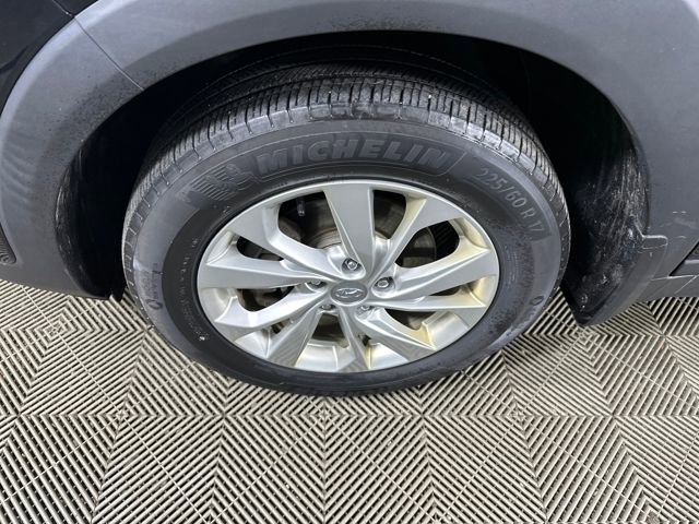 Used 2020 Hyundai Tucson Value w/ Winter Weather Package image 10