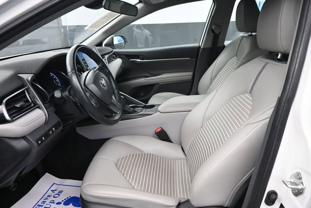 Used 2022 Toyota Camry SE FWD image 11