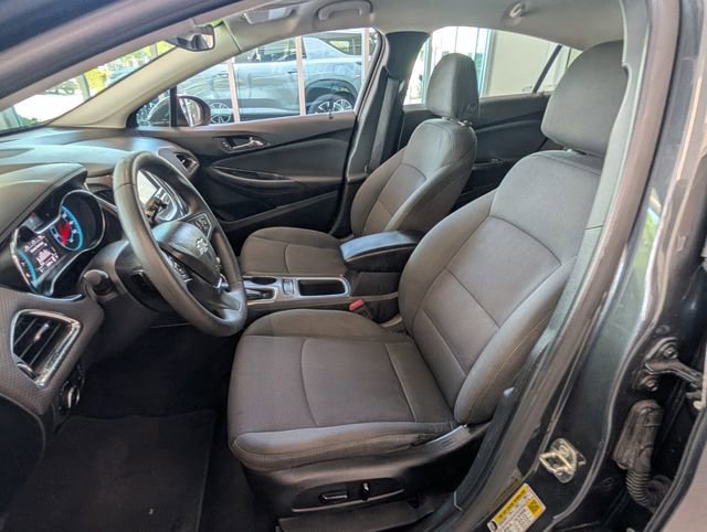 Used 2017 Chevrolet Cruze LT w/ Convenience Package image 5