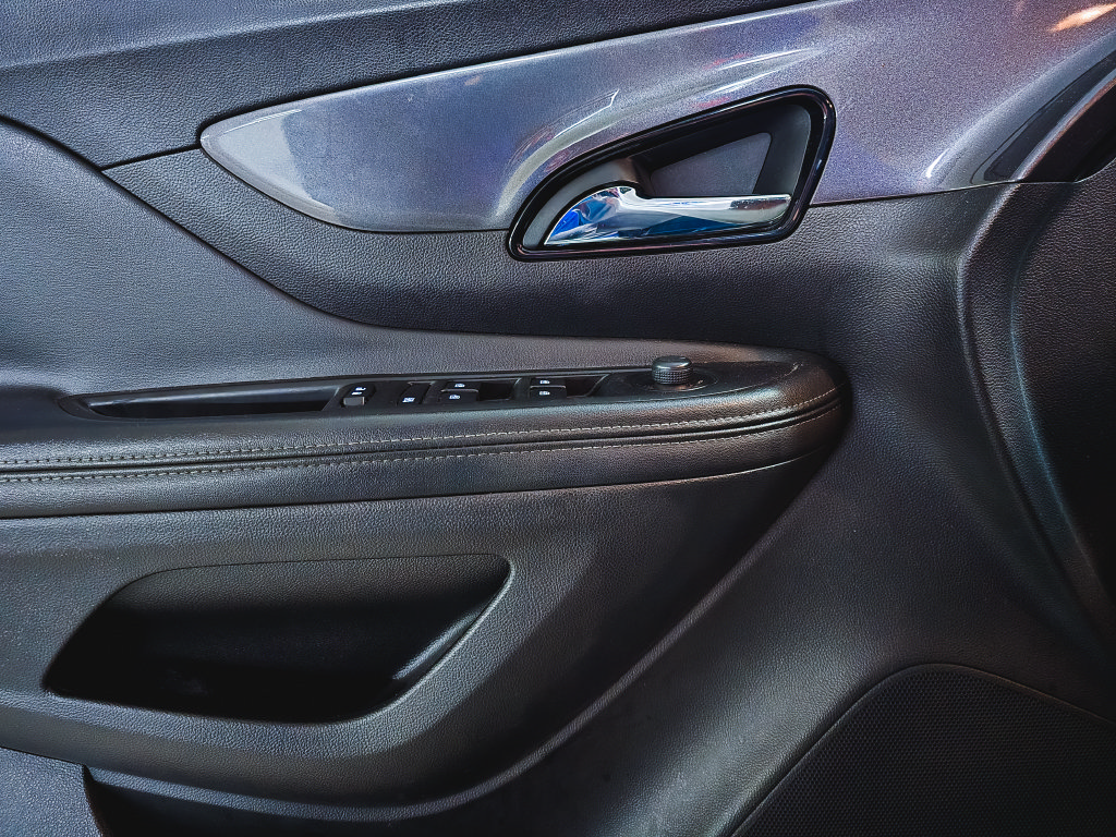 Used 2019 Buick Encore Preferred FWD image 17