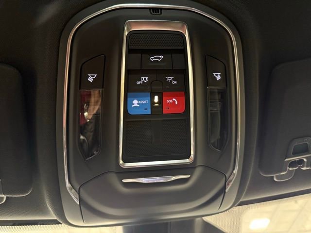 New 2025 Jeep Grand Cherokee Laredo w/ Luxury Tech Group I image 22