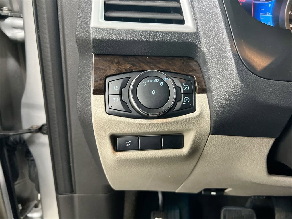 Used 2013 Ford Explorer Limited image 17