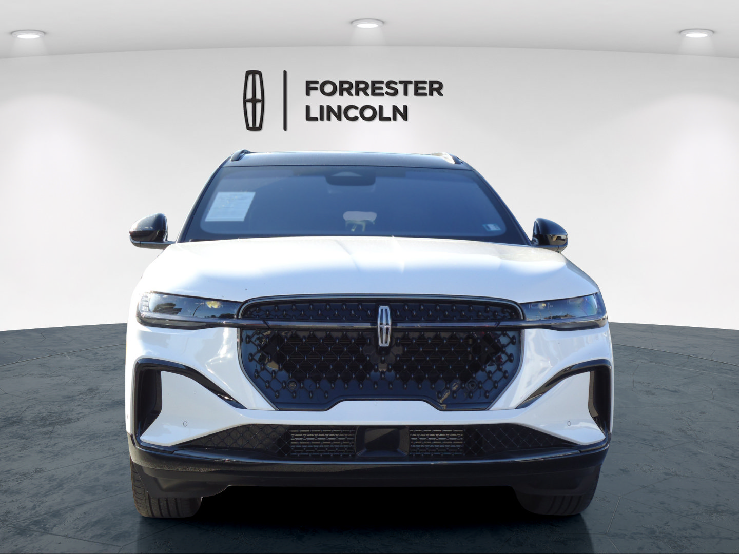 Used 2024 Lincoln Nautilus Reserve w/ Equipment Group 202A AWD/4WD image 8