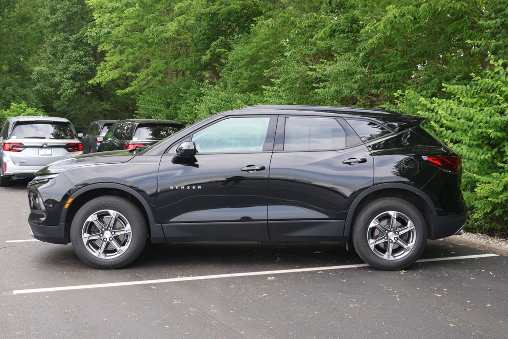 Used 2023 Chevrolet Blazer LT w/ Convenience Package FWD image 4