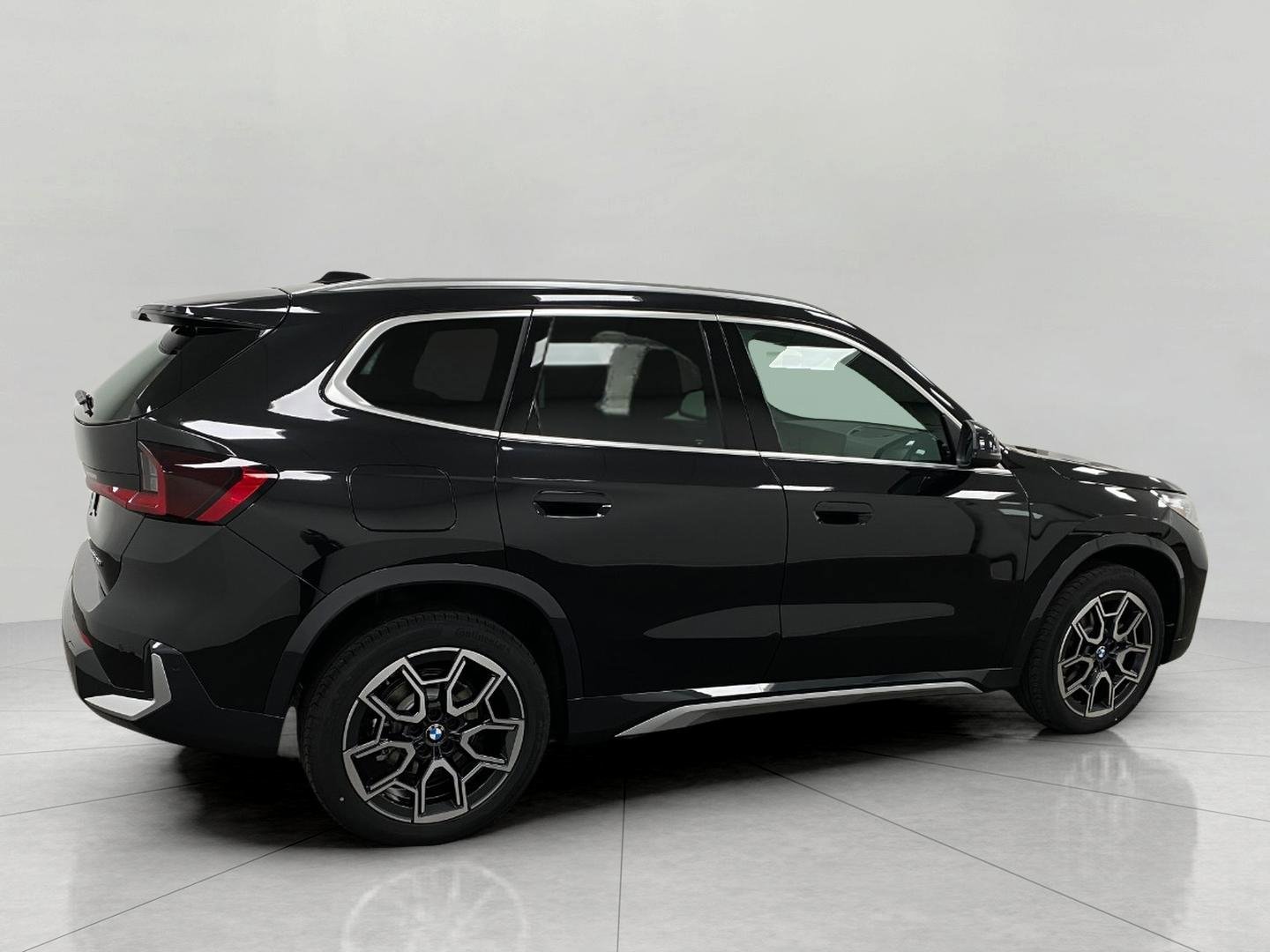 New 2026 BMW X1 xDrive28i w/ Convenience Package AWD/4WD image 2