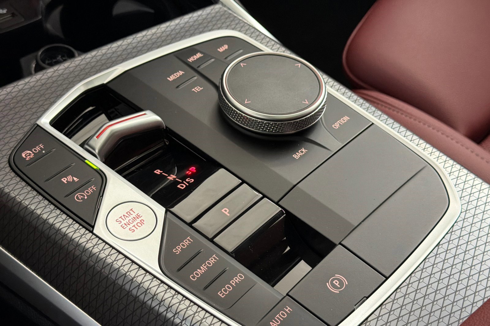 New 2026 BMW 330i Sedan w/ Convenience Package image 18