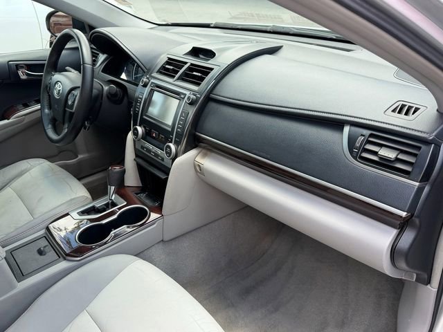 Used 2013 Toyota Camry XLE w/ Leather Pkg FWD image 17