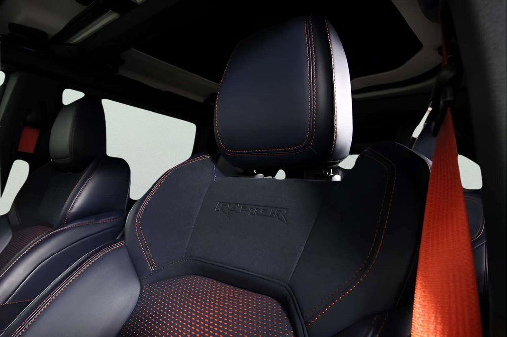 Used 2024 Ford Bronco Raptor w/ Interior Carbon Fiber Pack 6 image 33