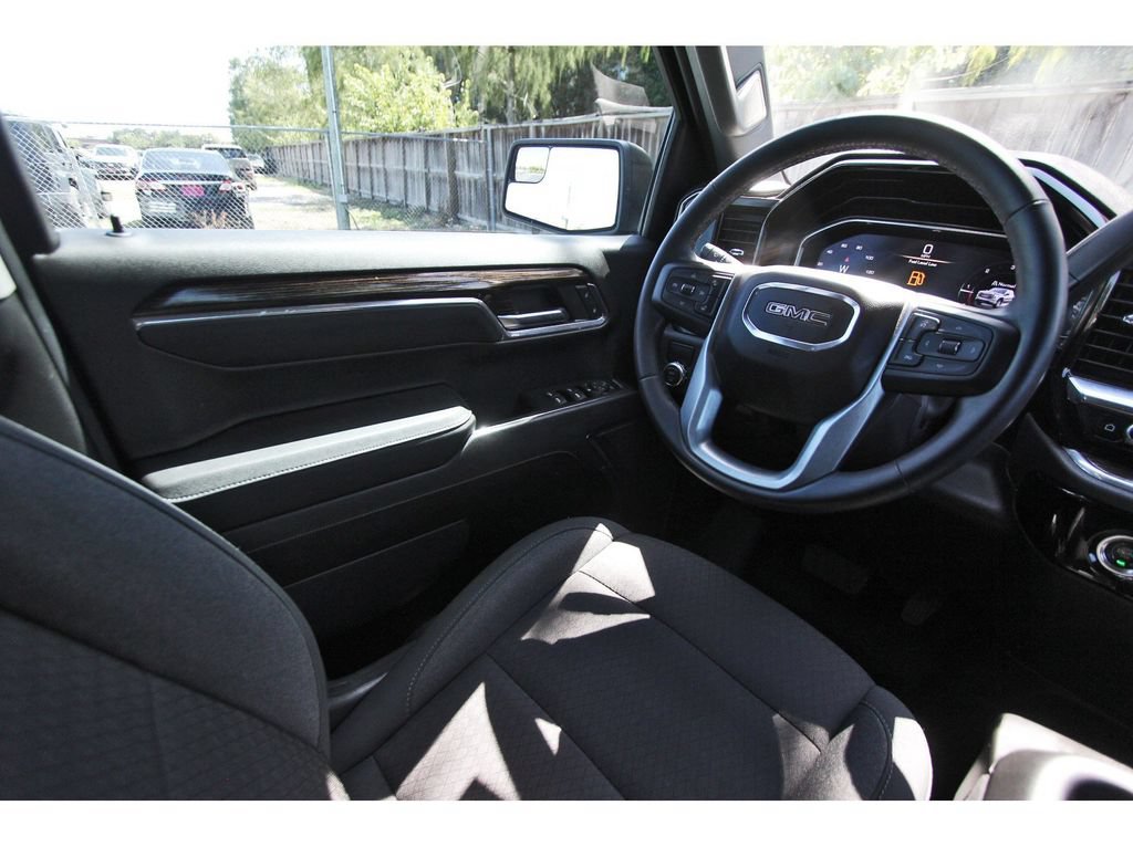Used 2024 GMC Sierra 1500 Elevation RWD image 9