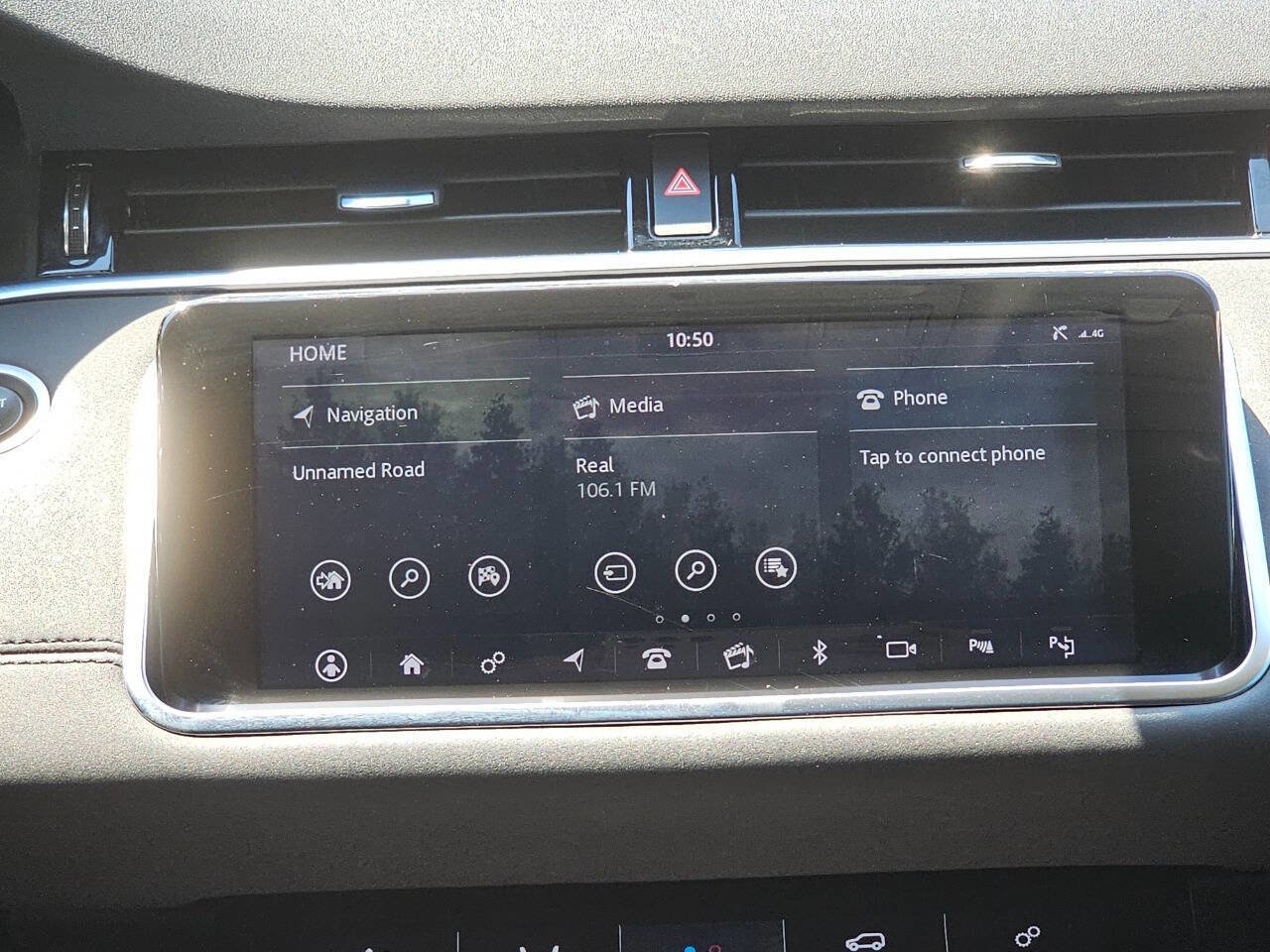 Used 2020 Land Rover Range Rover Evoque SE image 25