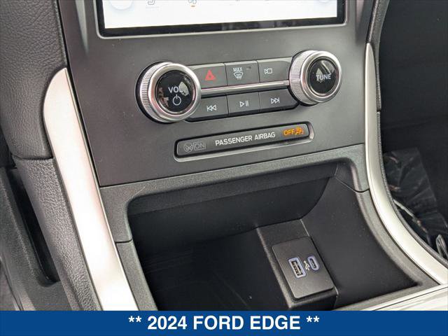 Certified 2024 Ford Edge SEL w/ Convenience Package AWD/4WD image 16