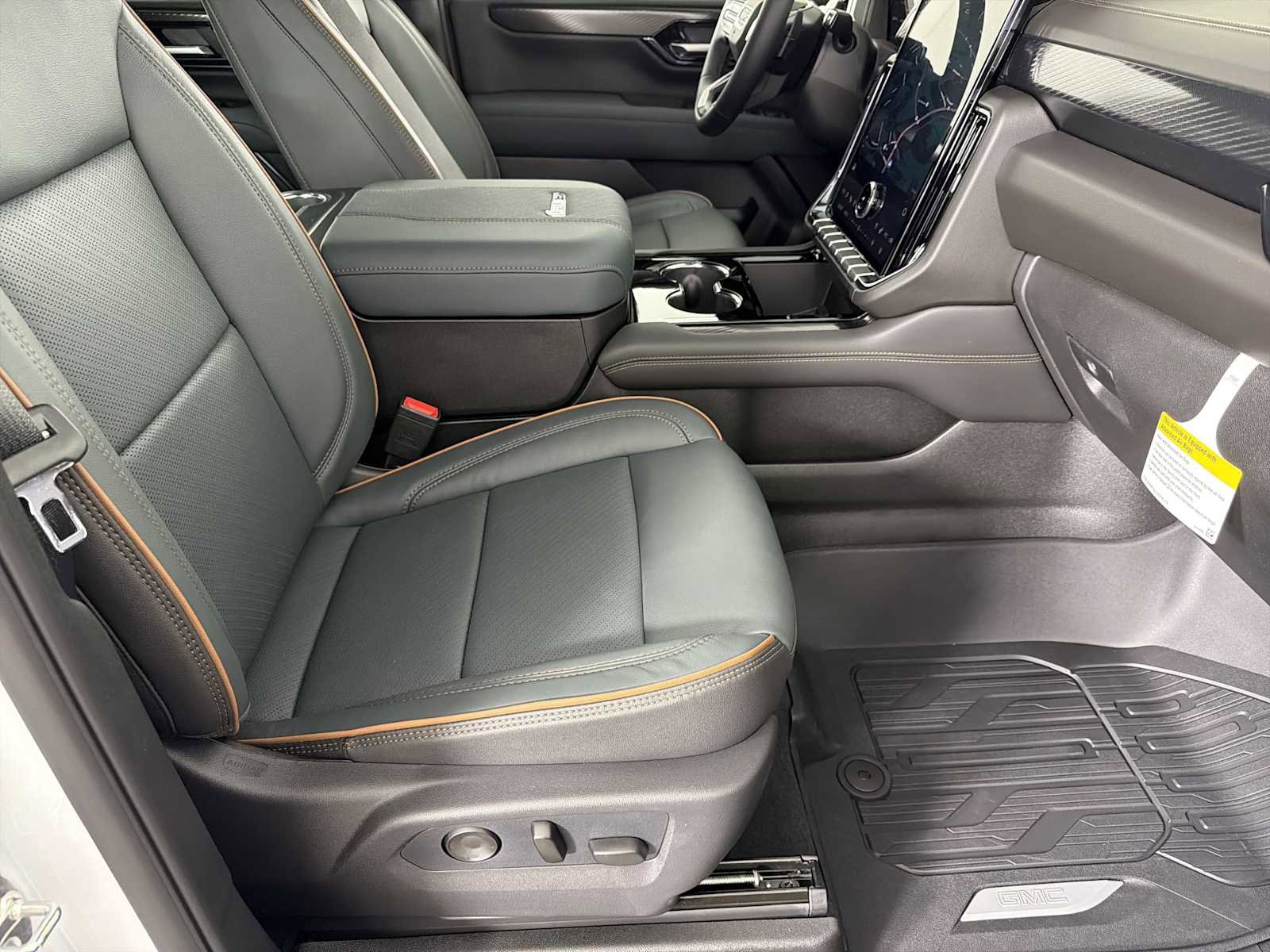 New 2026 GMC Yukon XL AT4 image 12