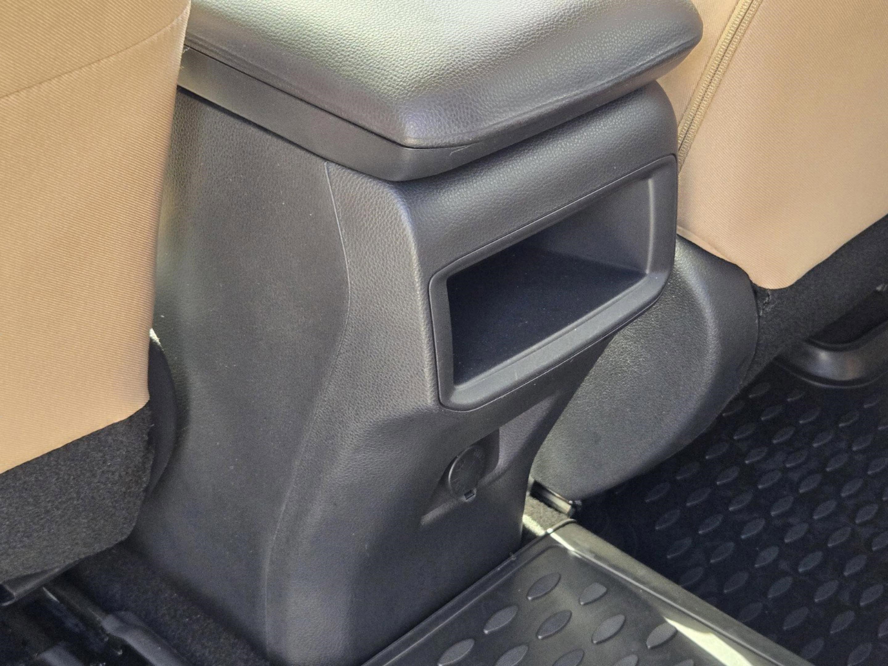 Used 2020 Toyota RAV4 LE image 21