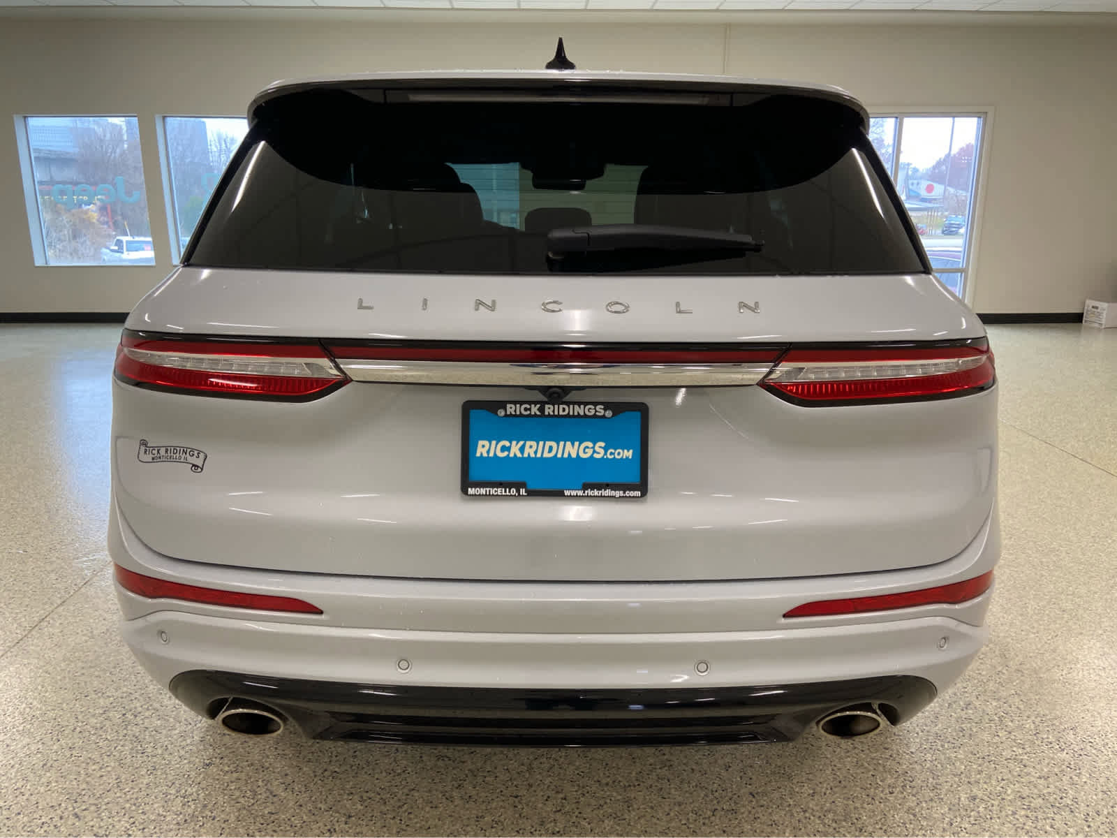 Used 2025 Lincoln Corsair Grand Touring w/ Equipment Group 301A image 6