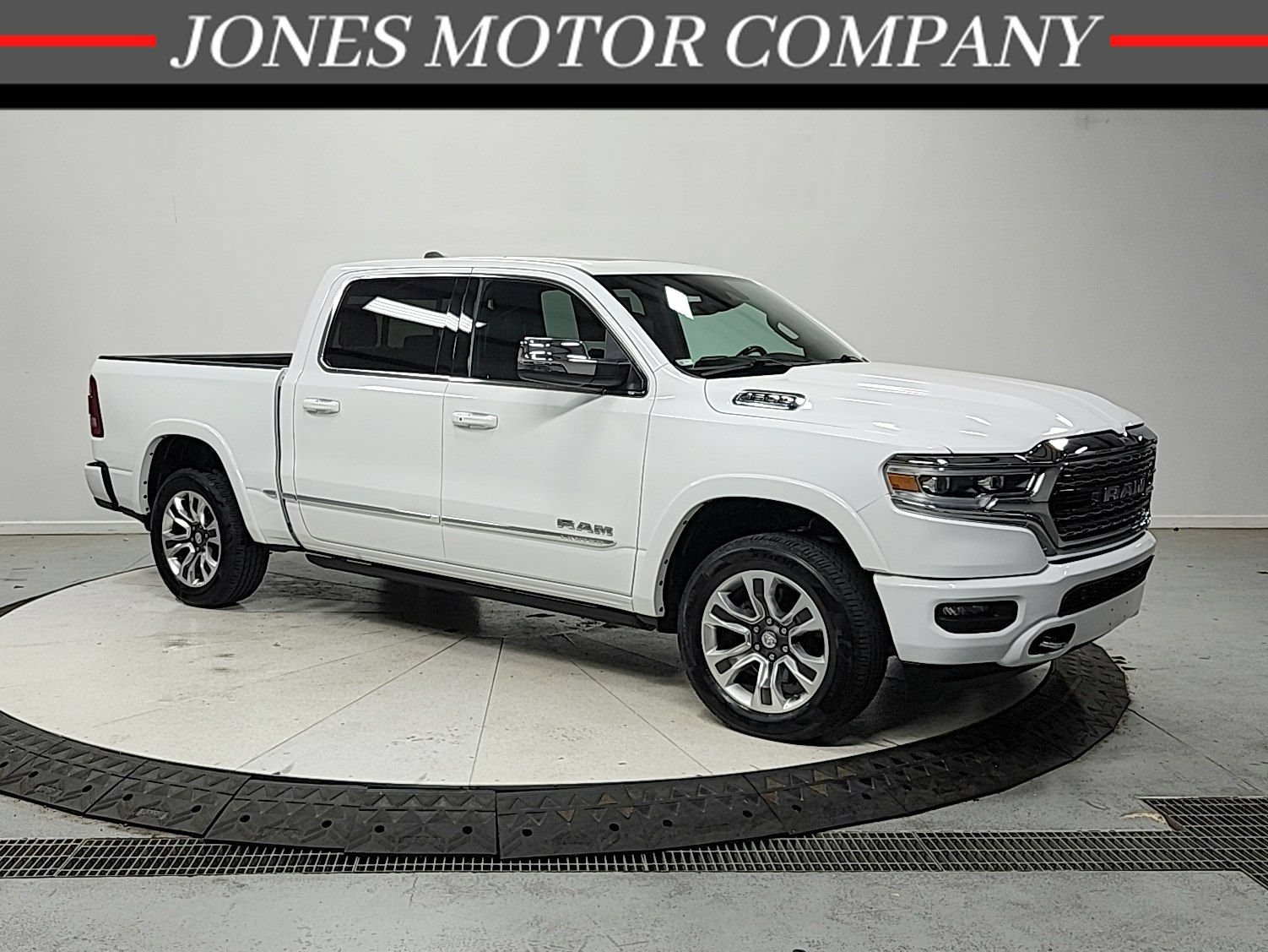 Used 2023 RAM 1500 Limited w/ Body Color Bumper Group AWD/4WD image 1